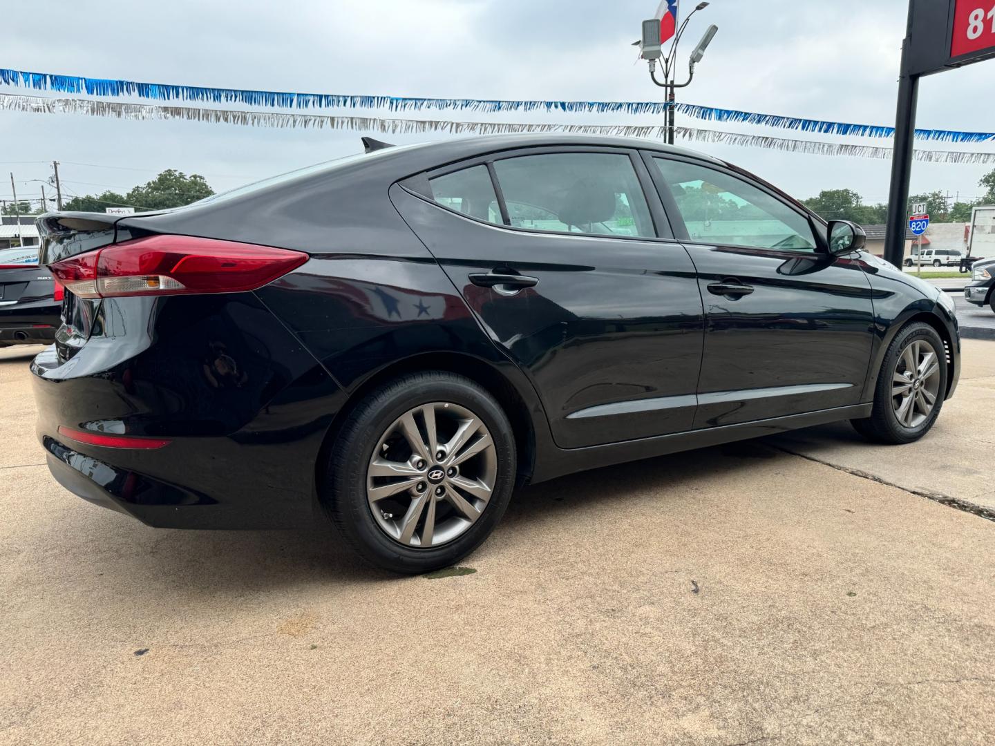 2017 BLACK HYUNDAI ELANTRA LIMITED; SE (5NPD84LF1HH) , located at 5900 E. Lancaster Ave., Fort Worth, TX, 76112, (817) 457-5456, 0.000000, 0.000000 - Photo#3